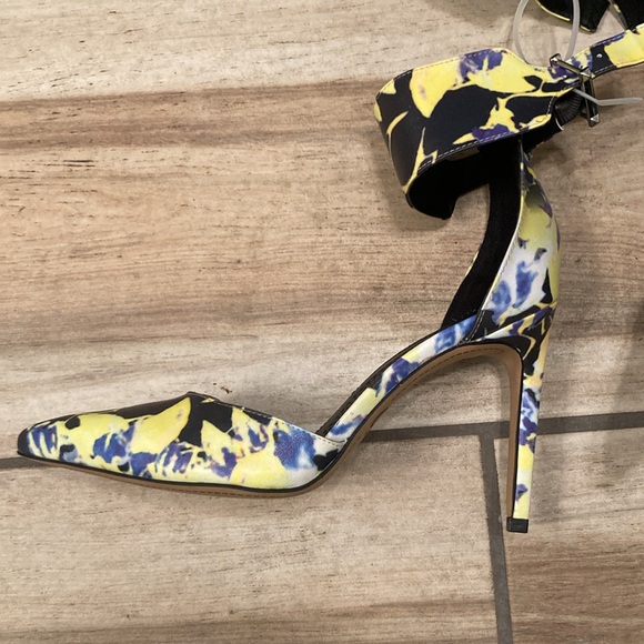 Circus NY by Sam Edelman Women's Maddy
Dress Pump Gently Used Worn inside - Picture 3 of 12